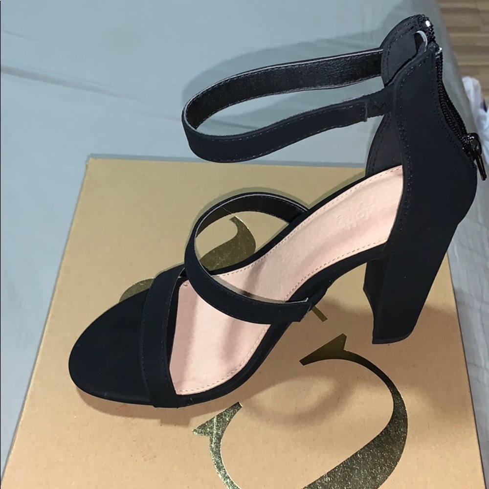 New black Heels